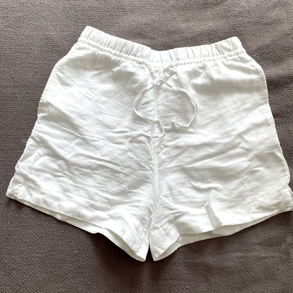 White Linen Shorts (size XS)
